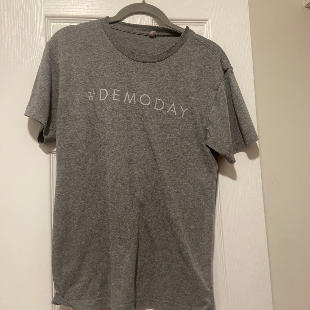Magnolia Charcoal Gray tee